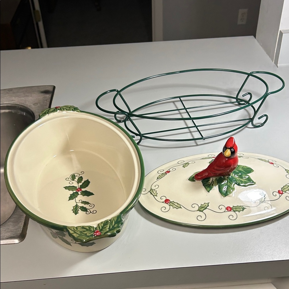 Temptations Cardinal Holiday Casserole Dish Set with Holly and Berry Accents - Picture 5 of 13